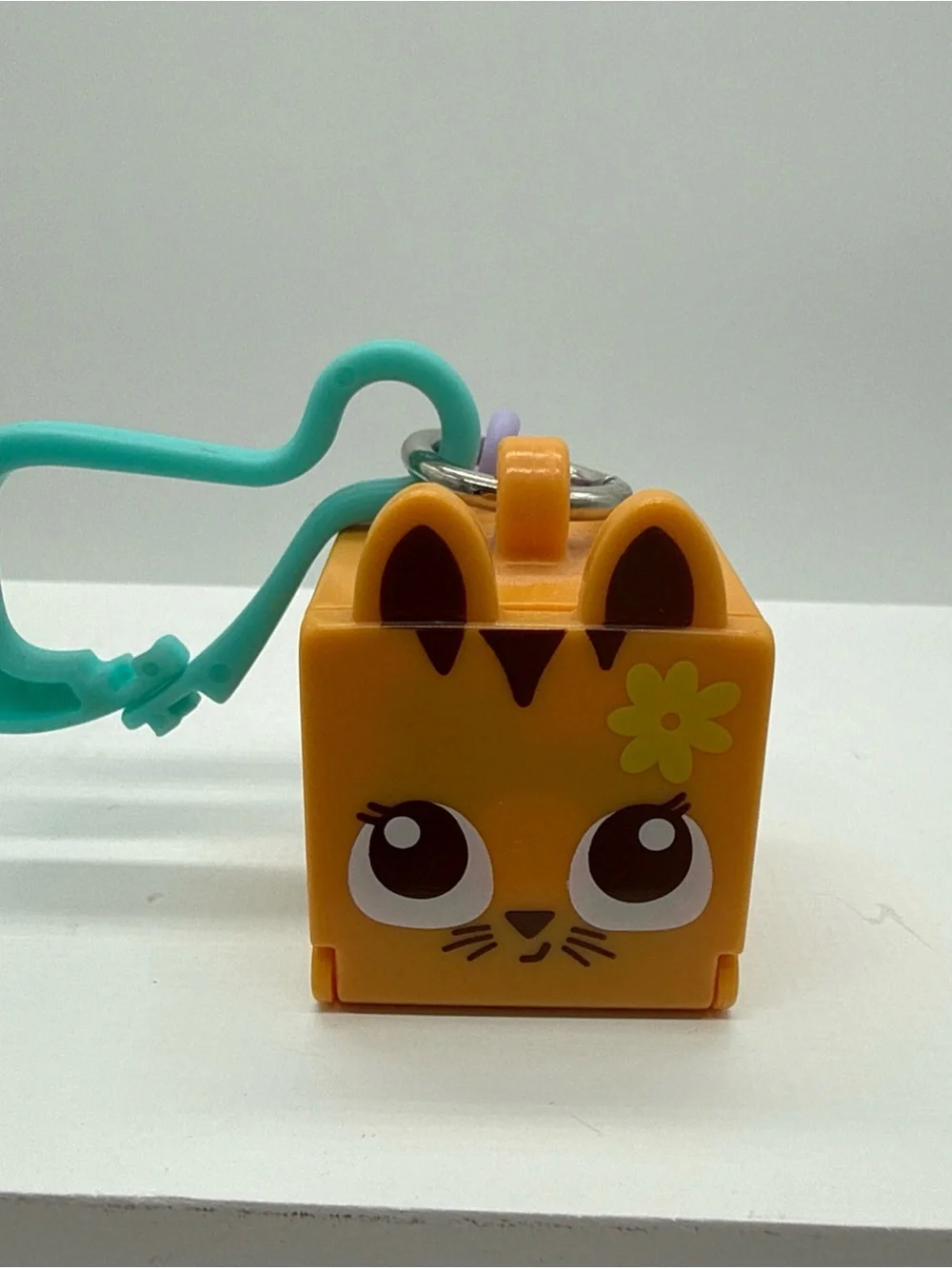 LPS Littlest Pet Shop Teeniest Tiniest Cat Kitten Keychain Box NO PET